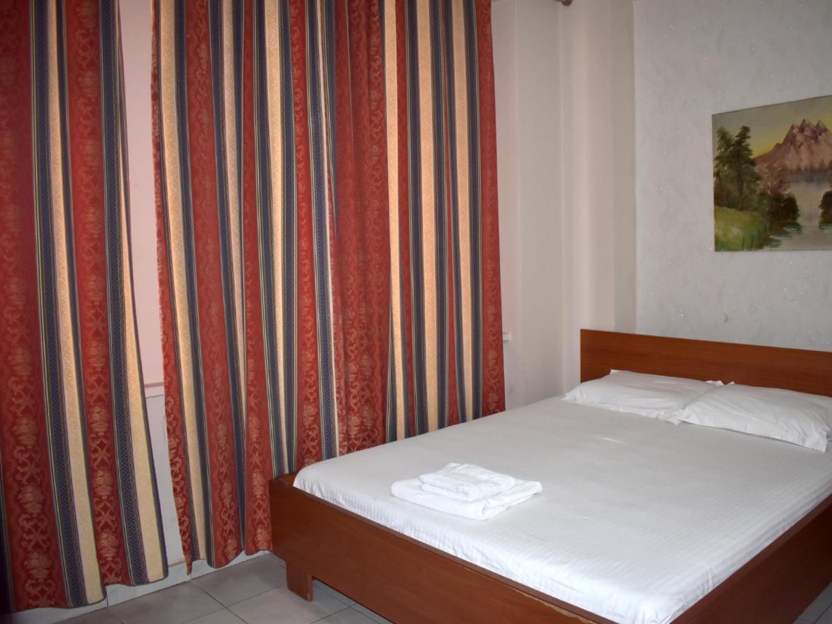 Hotel Central Tiranë Luaran gambar